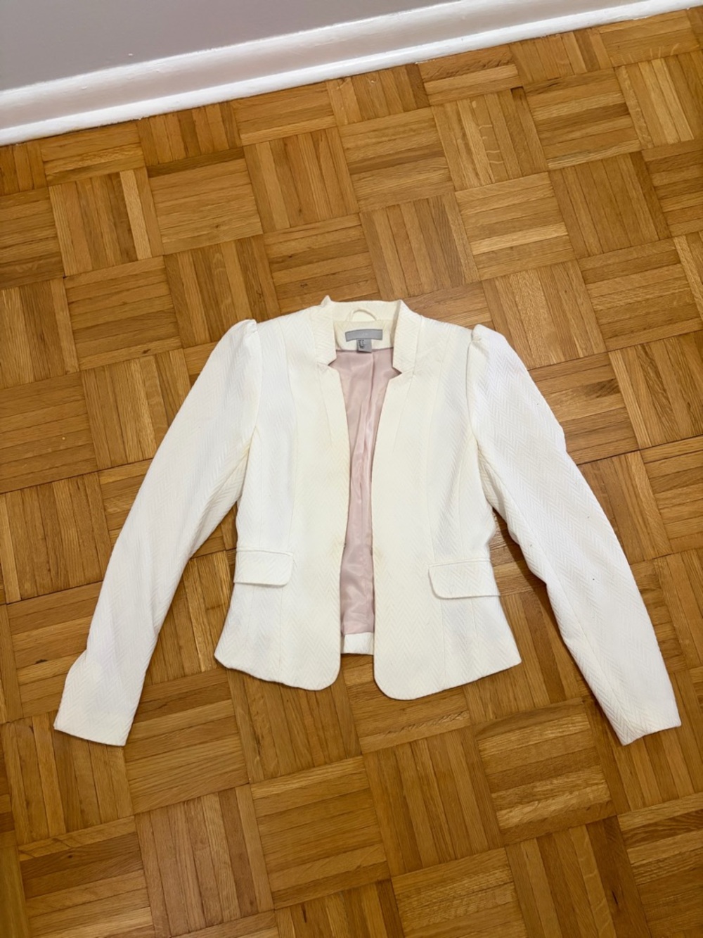 H&M white blazer with puffy sleeves